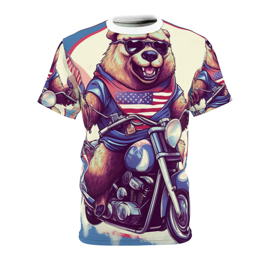 Orgullo americano rugiente: Oso patriótico 4 de julio Aventura en motocicleta Camiseta unisex cortada y cosida (AOP)