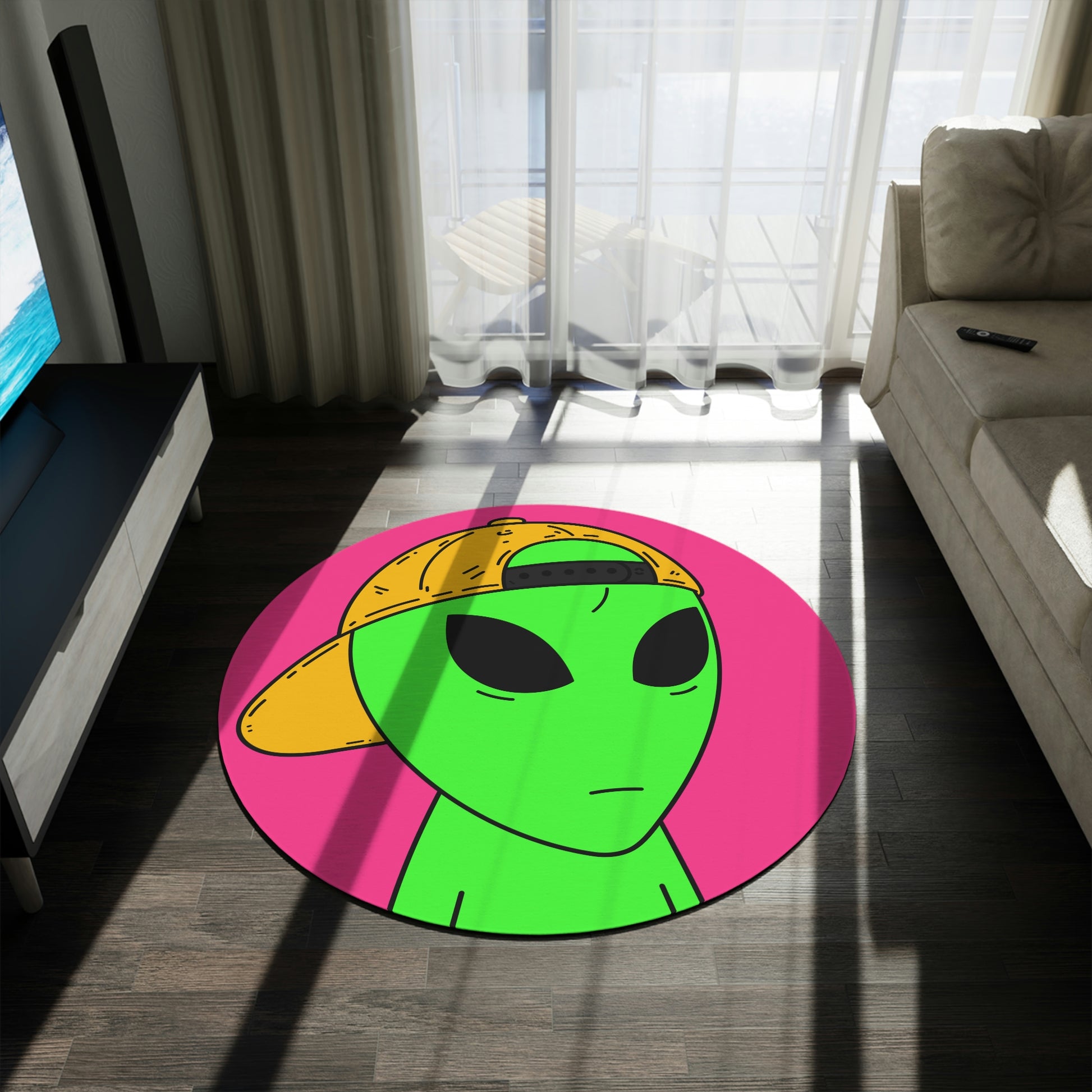 Green Alien Yellow Hat Visitor Round Rug - Visitor751