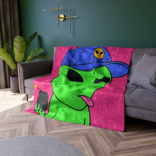 Green Alien Bomb Wield Hand Blue Visi Hat Visitor Crushed Velvet Blanket - Visitor751